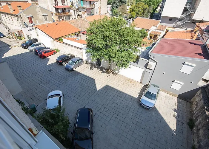 Sweet City Center With Balcony & Private Parking