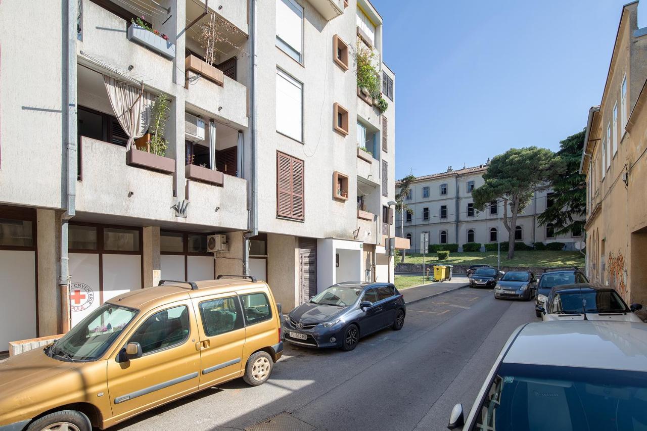 Apartment Sweet Center With Balcony & Private Parking Pula