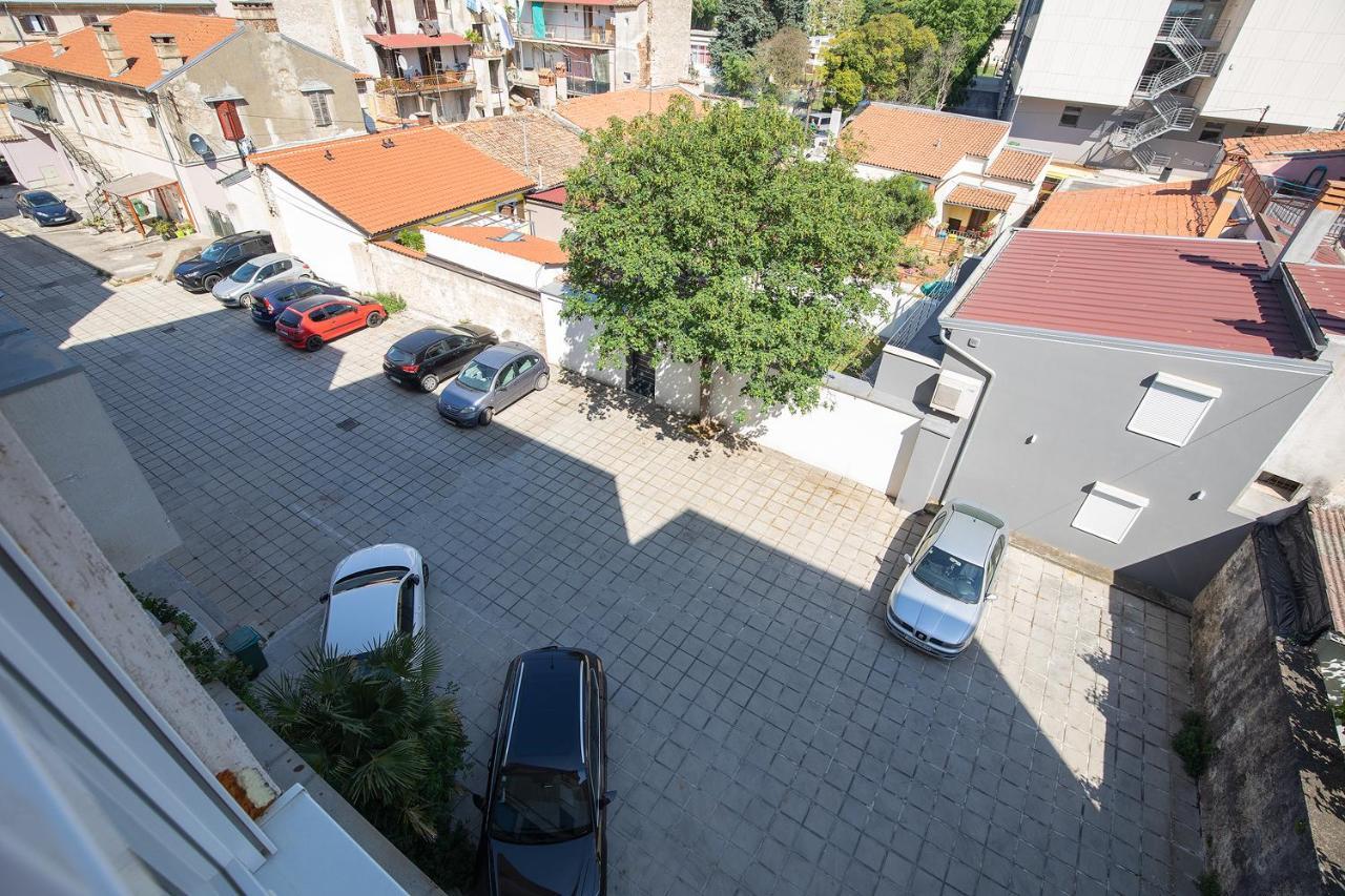 Apartment Sweet Center With Balcony & Private Parking Pula
